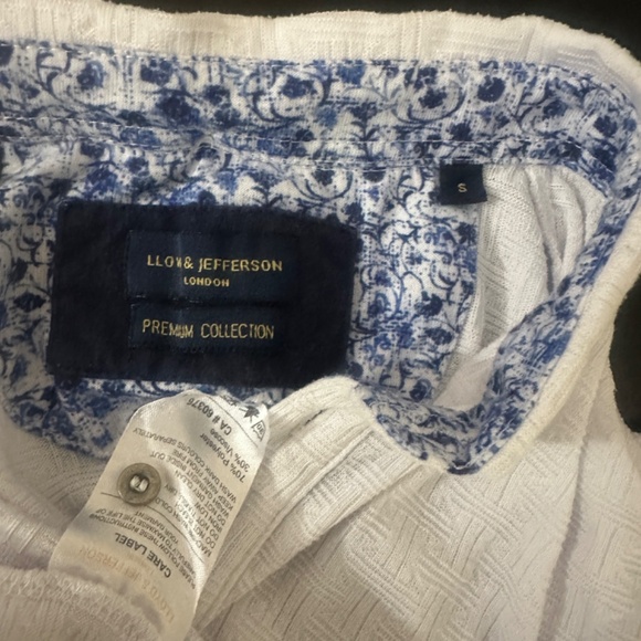 Lloyd & Jefferson Contrast Button Down Polo Small Gently worn 70% polyester - Picture 4 of 4